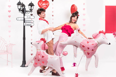 Kupidyn Love balon foliowy 82x99 cm