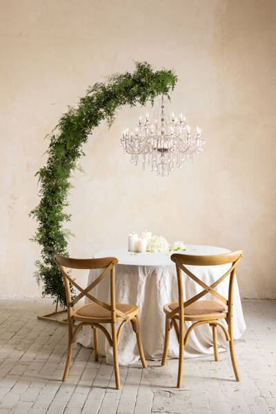 Stojak na żyrandol metalowy łuk stelaż 135x230 cm