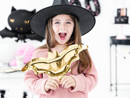 Talerzyki papierowe Nietoperz złote 6 szt.