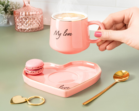 Zestaw upominkowy dla kobiet - filiżanka z podstawką, łyżeczką i brelokiem