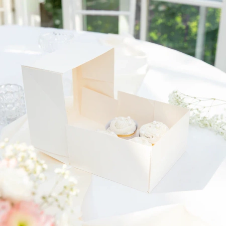 Pudełko na babeczki białe z okienkiem 18 x 18 x 10 cm zestaw 2 szt.