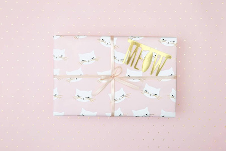 Papier ozdobny do pakowania prezentów 2 szt. kotek mix