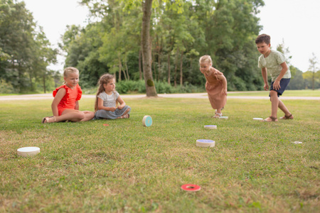 Drewniana gra zręcznościowa Turlaj krążki BS Toys