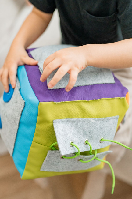 Kostka manipulacyjna Surprise z kieszeniami