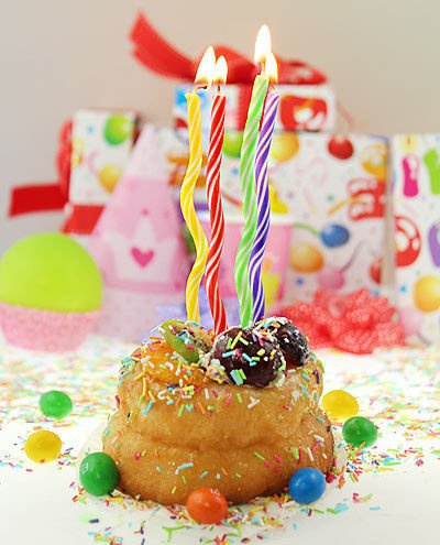 Świeczki urodzinowe spirale z podstawkami 12 szt