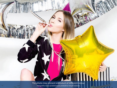 Gwizdki trąbki rozwijane złote i srebrne 6 sztuk.