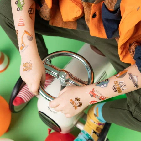 Tatuaże zmywalne wodne AUTA pojazdy 17 szt.