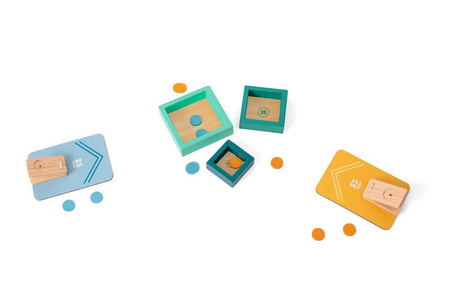 Drewniana gra zręcznościowa - wyrzutnia żetonów