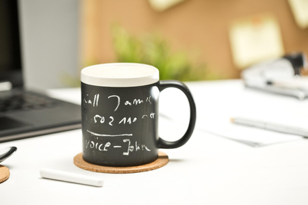 Kubek tablica z kredą