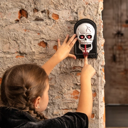 Dzwonek do drzwi Halloween 19,5x11 cm z dźwiękiem i światłem Czaszka