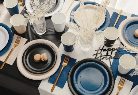 Talerzyki papierowe czarne 23 cm, 6 szt. PartyDeco