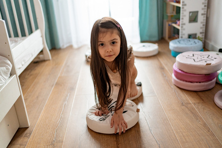 Poduszki białe ekoskóra PIESEK zestaw 3 szt. 6 cm AKSON