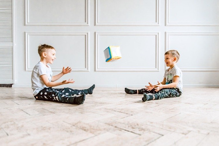 Zestaw Kostka Edukacyjna TWARDA z kieszeniami + karty + pisak - OUTLET - mniejsze kieszonki na karty