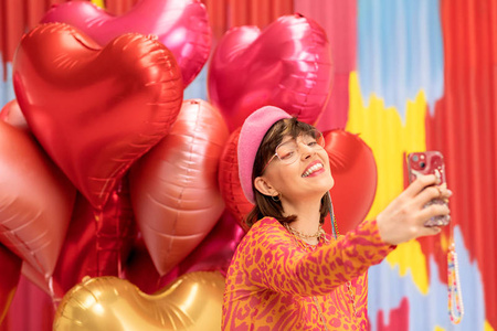 Balon foliowy SERCE satynowe czerwone 75 cm