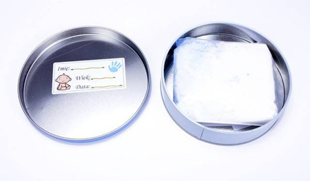 Odcisk bobasa Prezent na Baby Shower zestaw w puszce