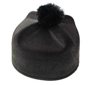 Czapka księdza Biret ksiądz