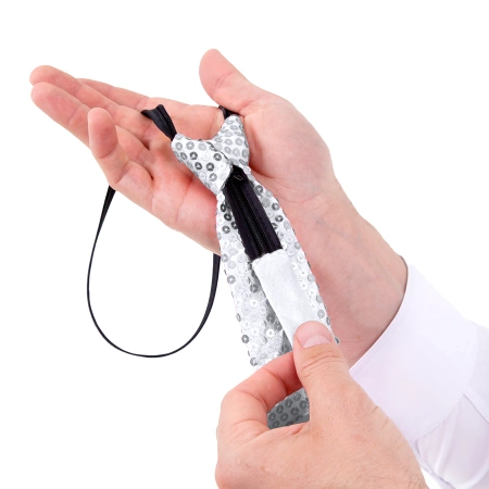 Krawat cekinowy srebrny 36 cm na Sylwestra i karnawał