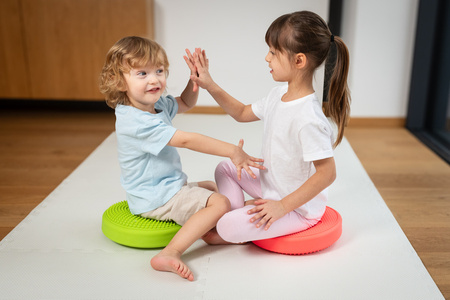 Poduszka sensoryczna 30 cm beżowa 1 szt. Tullo