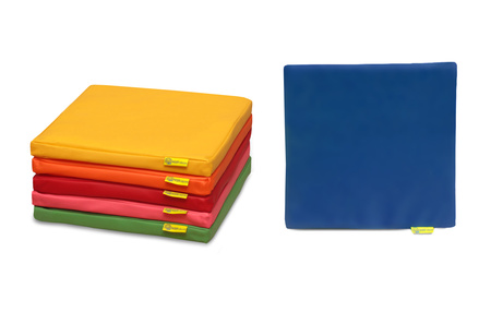 Poduszka kwadratowa Ekoskóra różowa 1 szt. - OUTLET - przybrudzony materiał