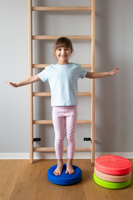 Poduszka sensoryczna 30 cm czerwona 1 szt. Tullo