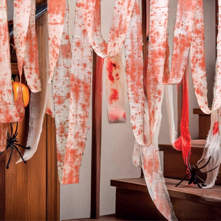 Materiał dekoracyjny Halloween zakrwawiony bandaż 8 cm x 10 m