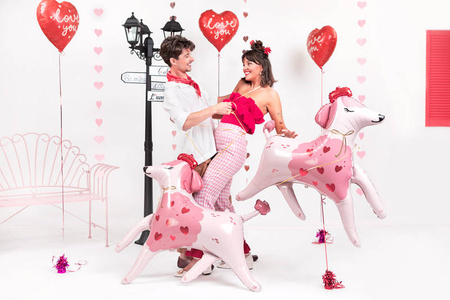 Kupidyn Love balon foliowy 82x99 cm