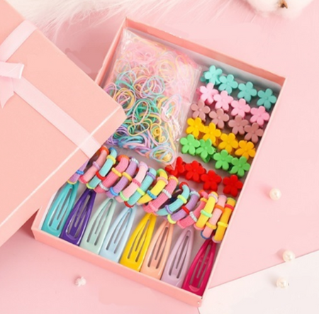Gumki i spinki - zestaw prezentowy dla dziewczynek