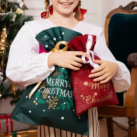 Torebka prezentowa świąteczna wiązana worek czerwony 23 x 33 cm