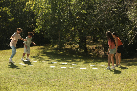 Gra rodzinna towarzyska Dobble Giant Gigant plenerowa