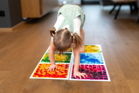 Ścieżka Sensoryczna płytki z cieczą fakturowe 30x30 cm zestaw 4 szt.