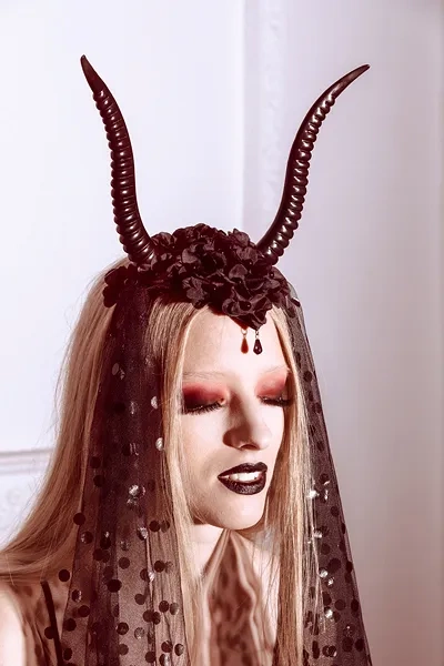 Opaska Rogi z tiulem Halloween 30x76 cm czarny