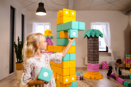 Duże klocki piankowe magnetyczne TUKI zestaw SMART 75 elementów