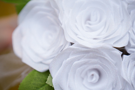 Bukiet róż ze wstążki biały Flower BOX Handmade