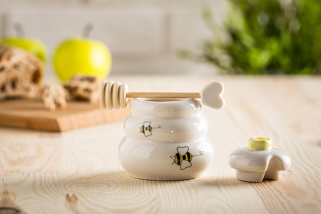 Porcelanowy słoiczek na miód
