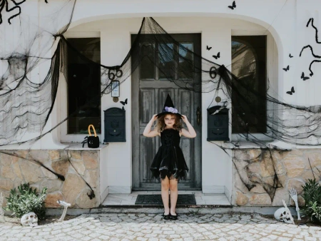 Materiał dekoracyjny gładki, czarny, pajęczyna Halloween 0.72x9.8m