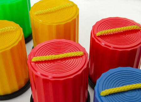 Szczudła dla dzieci kubełkowe CZERWONE