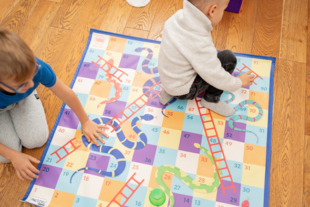 Mata Animacyjna XL Gra planszowa Węże i drabiny AKSON