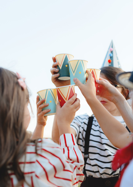 Kubeczki papierowe CYRK kolorowe 220 ml 6 szt.