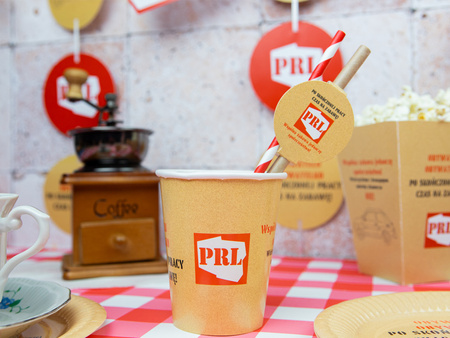 Słomki papierowe z medalionem PRL 6 szt.