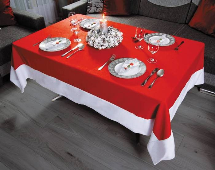 Obrus świąteczny klasyczny Mikołaj 190x146 cm