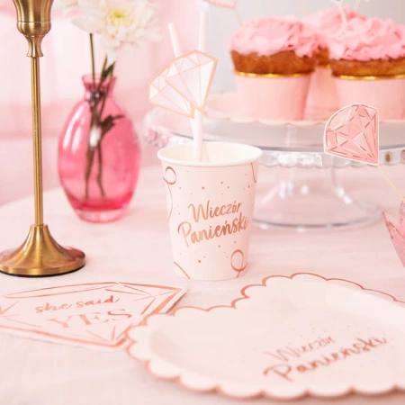 Talerzyki papierowe Wieczór Panieński Serce różowe 9 cali 6 szt.