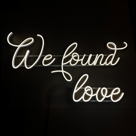 Napis LED neon - We found love